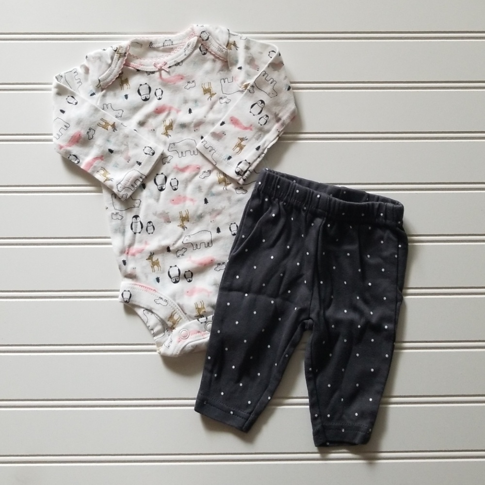 Carter's Newborn Matching Set